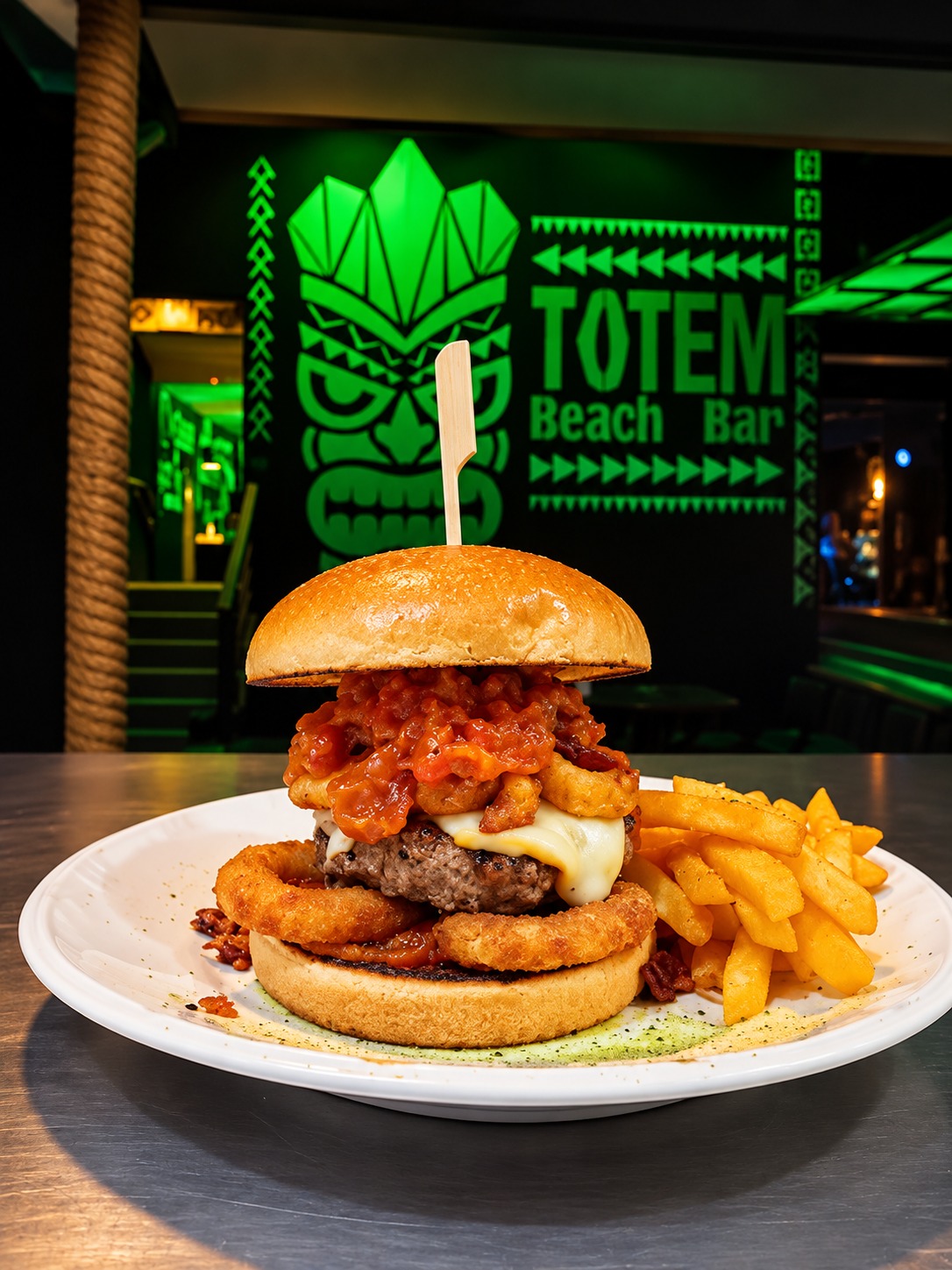 Hambúrguer artesanal do Totem Beach Bar